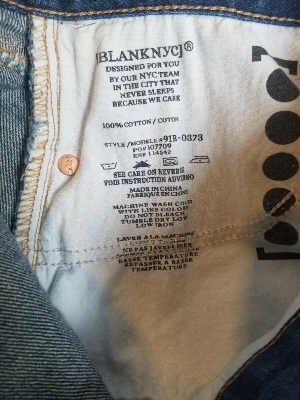 ⭐BLANKNYC Womens Size 27 Denim Mini Skirt Zip Front Raw Hem Blue Western Y2K New - Picture 8 of 8